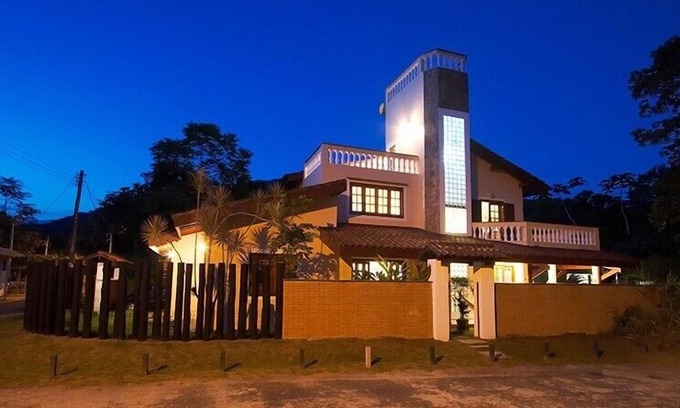 Prumirim House | Prumirim condominium house - near the beach crossing Jundu vegetation.