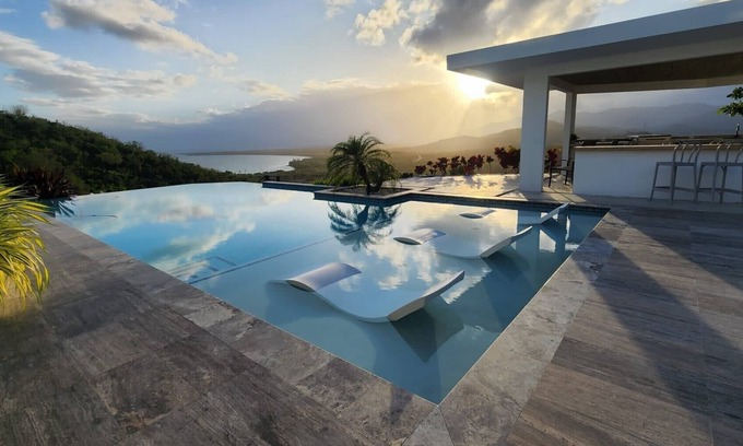 Bajo Bed & Breakfast | PRX Club - Luxury Caribbean Island Retreat w/Pool, Ocean & Mountain Views