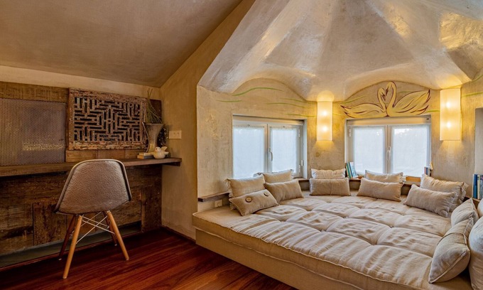 Carvoeira House | Romantic Suit with pool , spa & gym