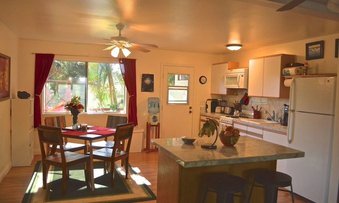 Kamuela Apartment | PUAKO BEACH: an eclectic, TRANQUIL and HISTORIC oceanfront community.