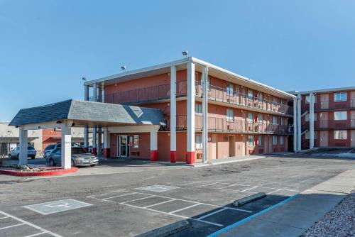 Pueblo Hotel | Pueblo Inn