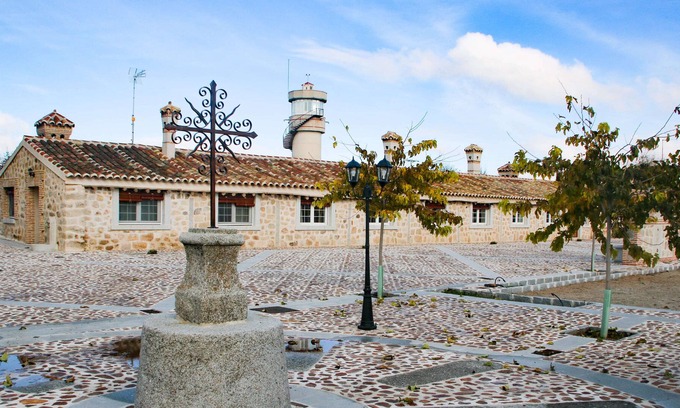 Orgaz House | Puente Romano Rural House