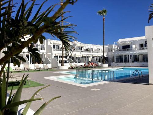Los Mojones Apartment | Puerto Del Carmen AirConditioned 2bed poolside apt