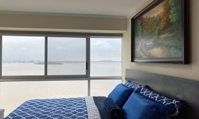 Las Penas Apartment | Puerto Santa Ana, Suite con vista al Rio
