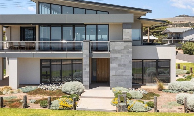 Sellicks Beach House | Puesta de Sol Home by Wine Coast Holiday Rentals