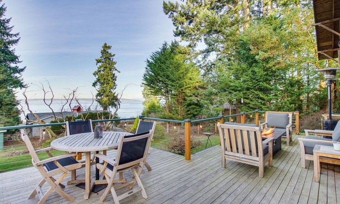 Coupeville Cottage | Puget Sound Cottage w/Private Community Beach!