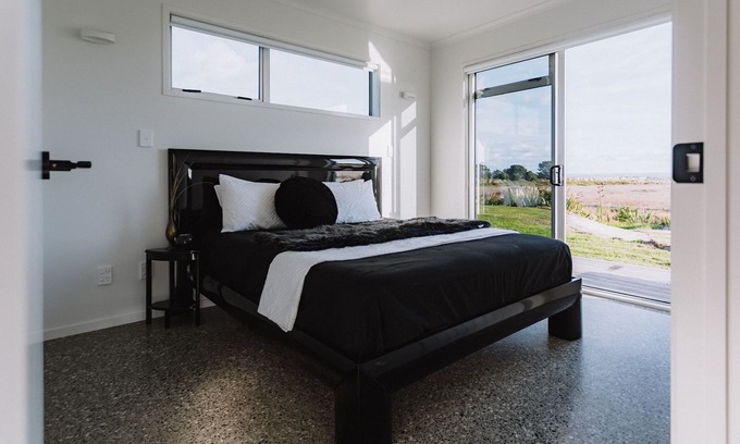 Pukehina House | Pukehina Retreat & Lodge