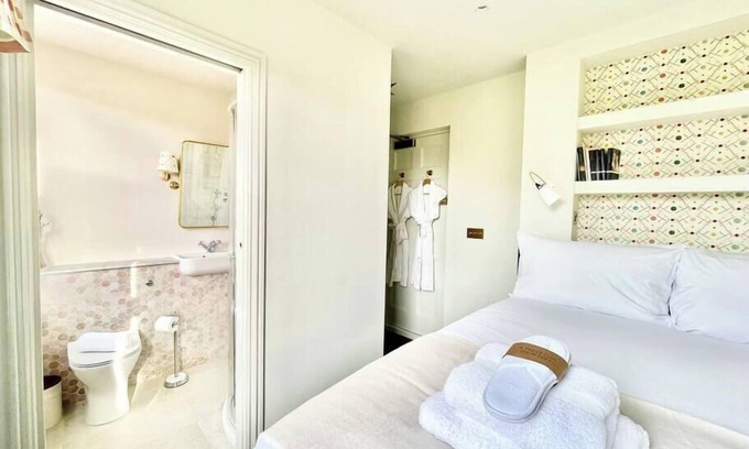 Bath Apartment | Pulteney Bridge Suites - Apartment 2A