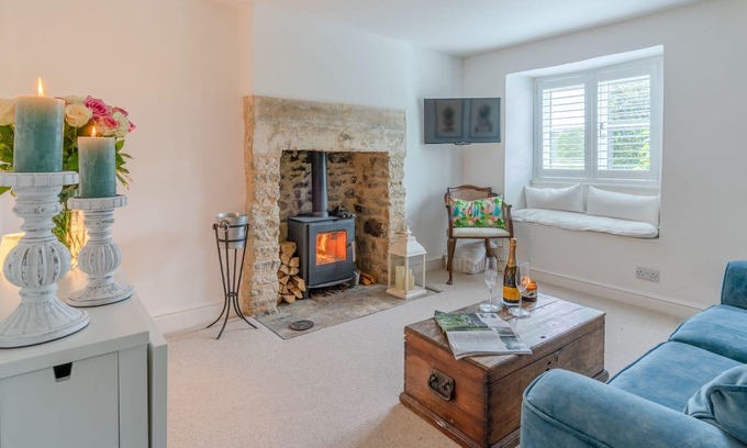 Nailsworth Cottage | Pump Cottage - Romantic Retreat near Nailsworth