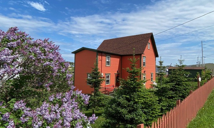 Twillingate House | Pumpkin House ~ a museum guesthouse experience
