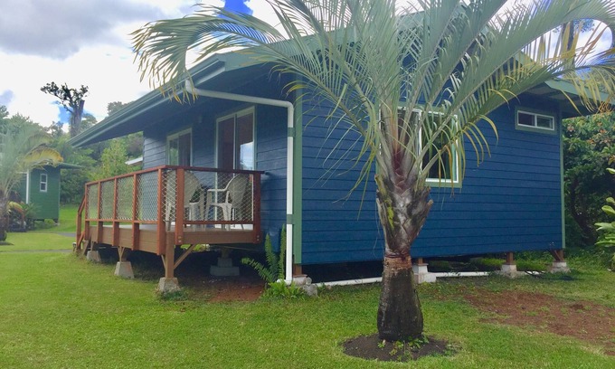 Pahoa Cottage | Puna Rainforest Retreat Hotspring - Blue Ginger Cottage