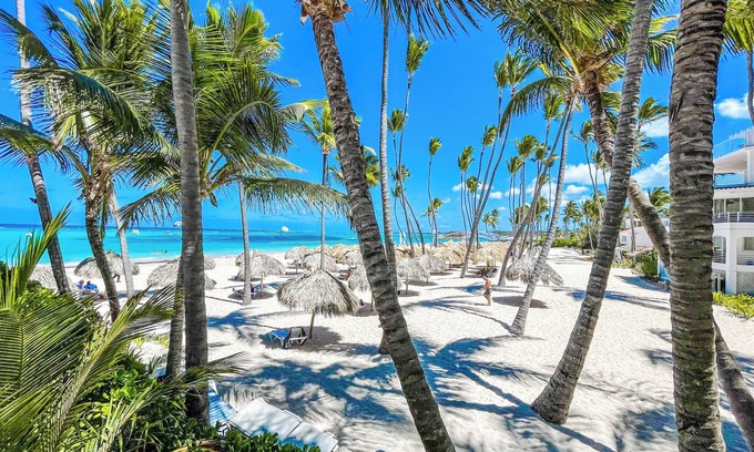 Bavaro Hotel | PUNTA CANA Paradise Studios BEACH POOL