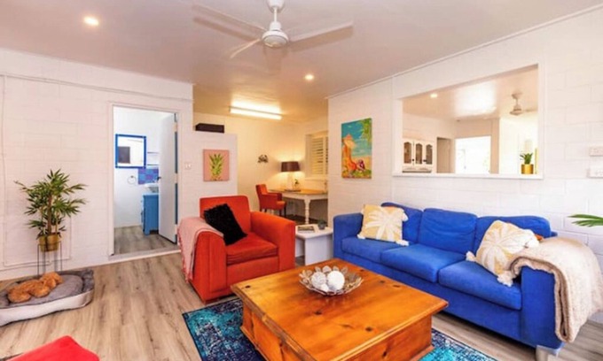 Bundaberg Villa | Puppies & Pancakes Opposite Beach and Park