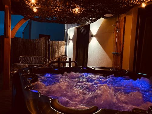Ecaillon Apartment | Pura Vida Spa - gîte avec spa extérieur couvert