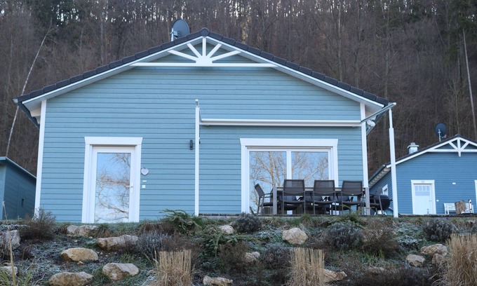 Kinding House | Pure nature - vacation home 62/wooden chalet with 3 bedrooms in Altmühltal