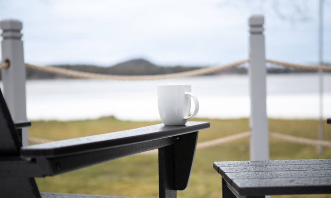 Pentwater Cottage | Pure Pentwater Cottage: lake-front; fully updated; sleeps 8.