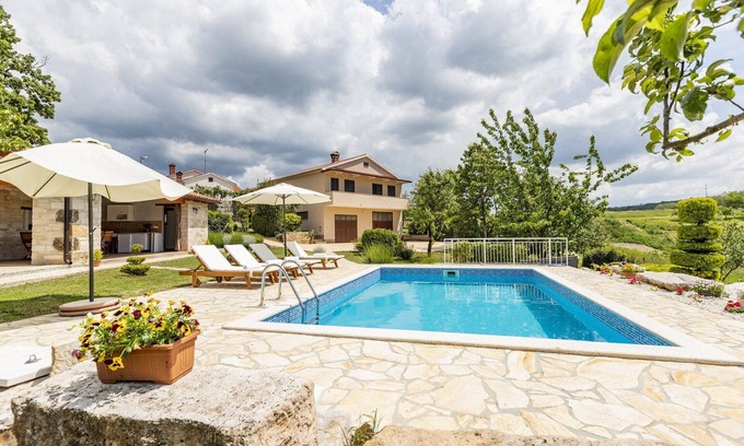 Karojba House | Pure relaxation - country house with pool