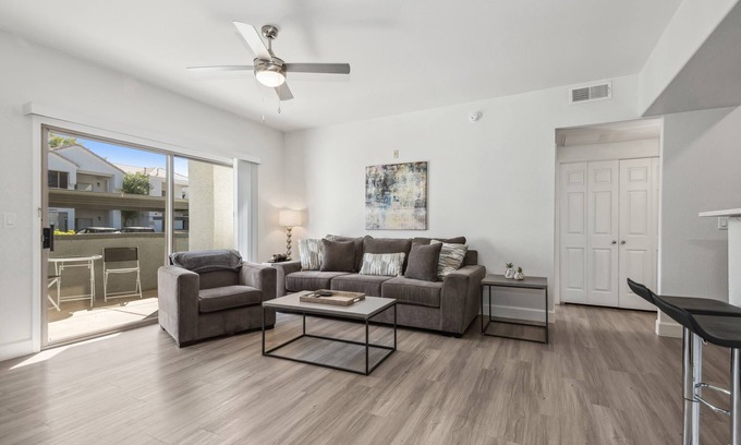 Arrowhead Ranch Apartment | Pure Suites Furnished 2 Bed Glendale Gym Pool