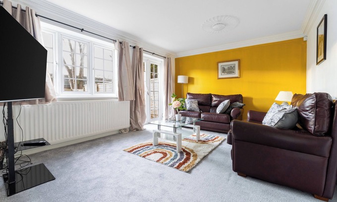 Purley House | Purley House-Sleeps 8-Near Gatwick-Games Room