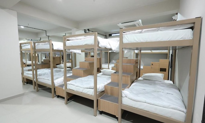 Surat Hostel | PUROHIT LUXURIOUS AC DORMITORY