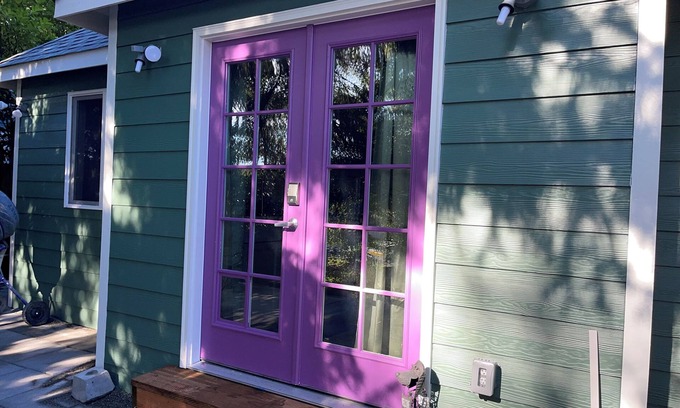 Picnic Point-North Lynnwood Apartment | Purple Door at Lake Serene