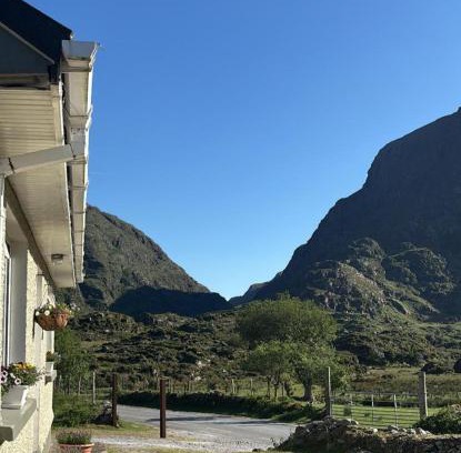 MacGillycuddy's Reeks Villa | Purple Mountain Cottage