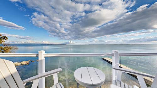 Put-in-Bay House | Put-in-Bay Waterfront Condo #209