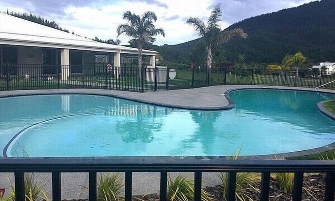 Pauanui Cottage | Putt it at Pauanui - Pauanui Holiday Home