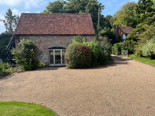 Crowhurst House | Pyes Granary