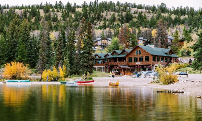 Jasper Resort | Pyramid Lake Lodge