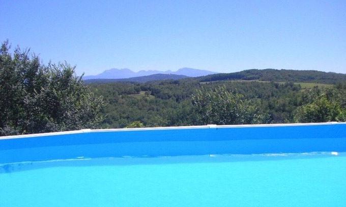 Coussa Cottage | Pyreneen Vue gite with pool, renovated farmhouse tranquil with amazing views