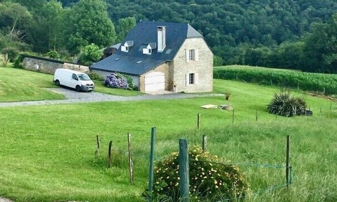 Oloron-Sainte-Marie House | PYRENEES - PRIVATE CHARMING HOUSE 3.5 Km toVillage, UNOBSTRUCTED Mtn. VIEWS.