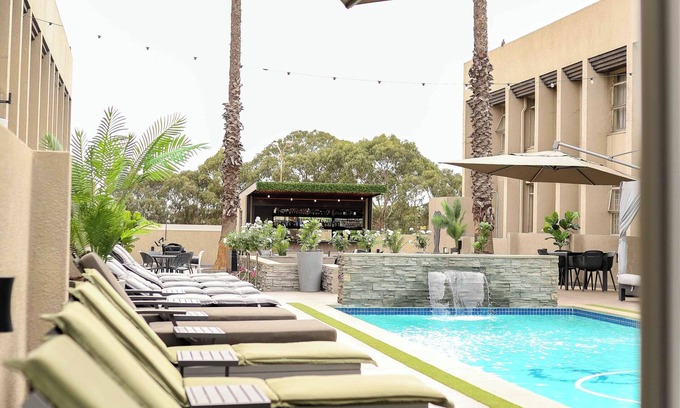 Evander Hotel | Q's Evander Hotel and Apartment