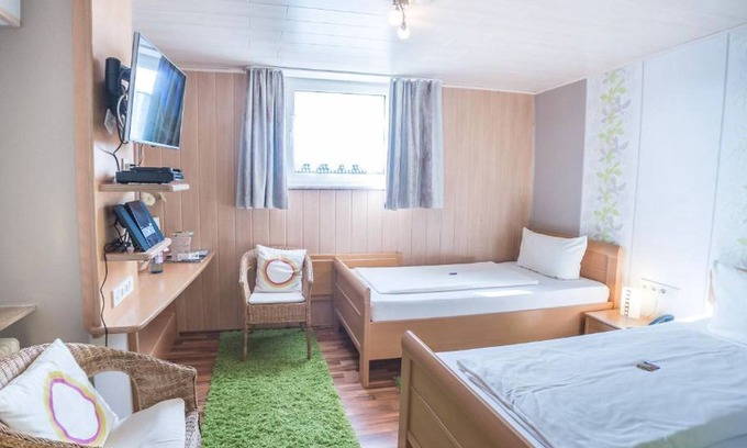 Thallichtenberg Apartment | Quadruple room with 2 separate bedrooms