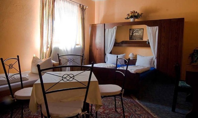 Kippenheim Apartment | Quadruple Room with Shower and Toilet - Bed & Breakfast in Kippenheim R. Müller