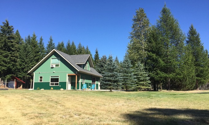 Bonners Ferry Cottage | Quail Cottage - A Restful Place to Get Away