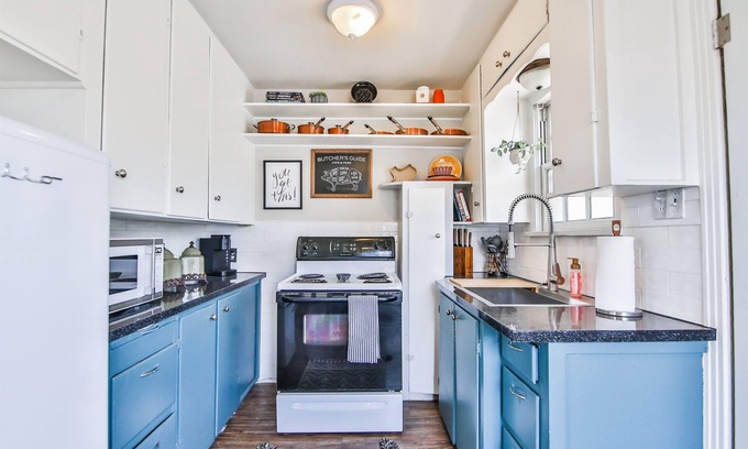 Heart of Lubbock House | Quaint 1bed |1bath house near Texas Tech Quaint 1bed | 1bath house near TTU