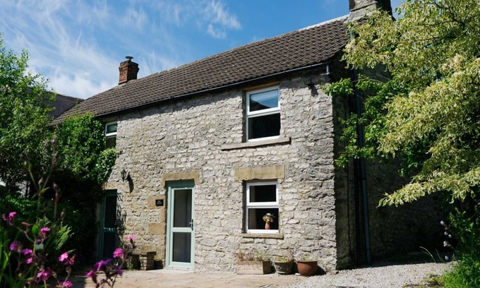 Blackwell in the Peak Cottage | Quaint 2 bedroom cottage in a lovely village location, close to Bakewell and Buxton.