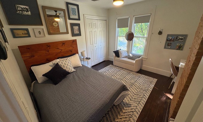 Detroit - Shoreway House | Quaint 2-bedroom house with AC in charming Cleveland. Rooms individually rented.
