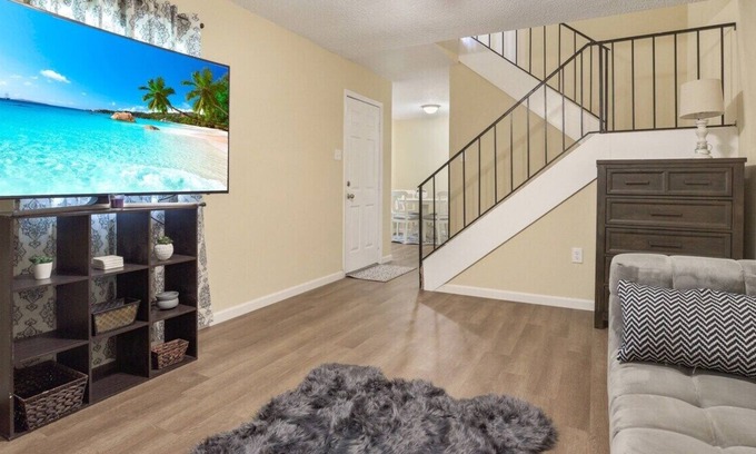 Lake Charles Apartment | Quaint 2BR Duplex Close to Downtown