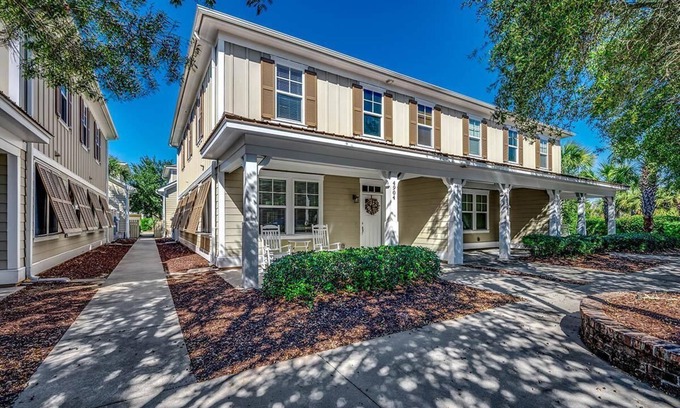 Windy Hill Villa | Quaint 3 Bedroom Townhome with Private Courtyard