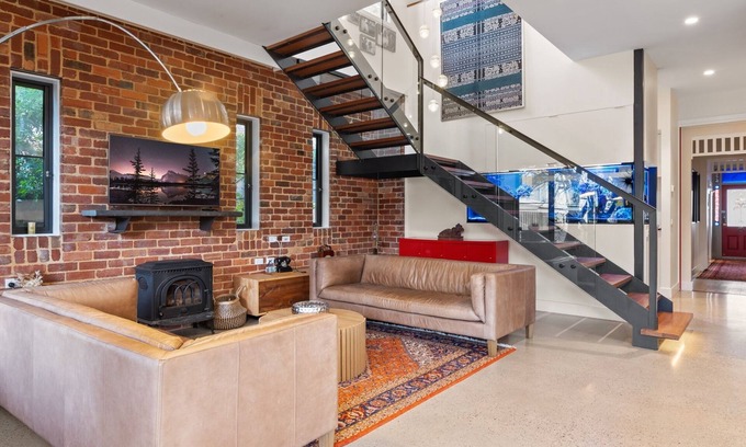 Newport House | Quaint 4-Bed with Backyard, 5-Min to the Beach