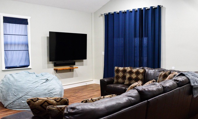 Turkey House | Quaint and Cozy Home in Turkey, TX. Huge game room.