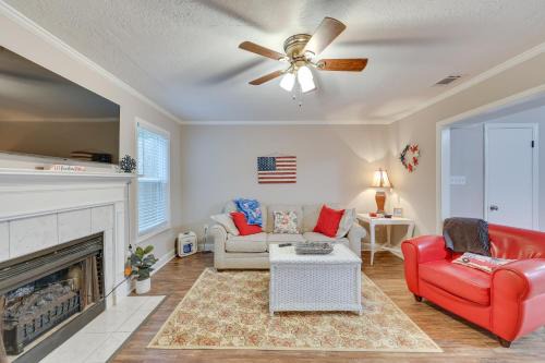 Summerville House | Quaint Augusta Townhome 3 Mi to the Masters!