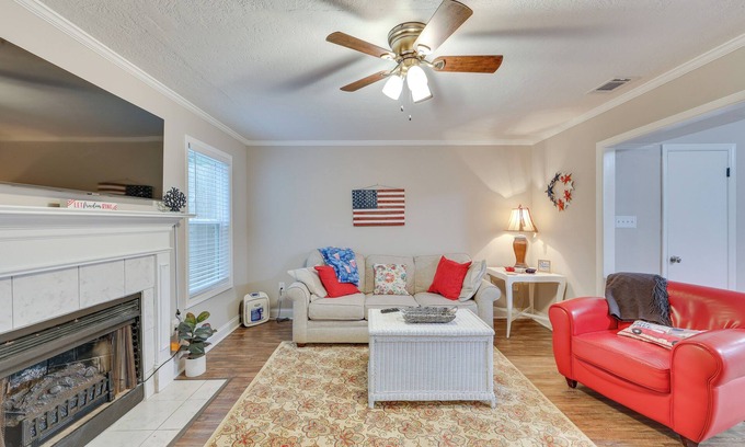 Summerville House | Quaint Augusta Townhome: 3 Mi to the Masters!