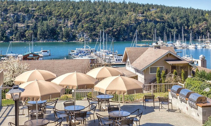 Deer Harbor Resort | Quaint boutiques, art galleries and museums