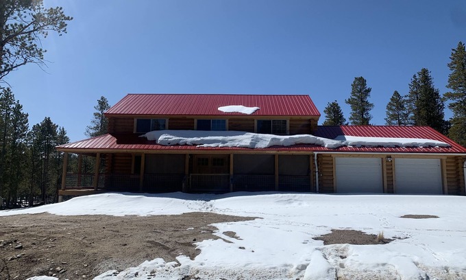 Twin Lakes Cabin | Quaint Cabin in the Woods by Mount Elbert & Pet friendly