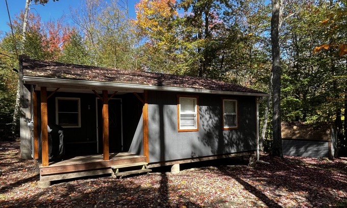 Morris Run Cabin | Quaint Cabin nestled in the woods