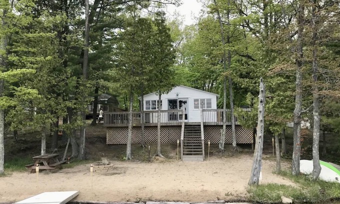 Traverse City Cabin | Quaint cabin on Bass Lake - Close to Traverse City dining and shopping!