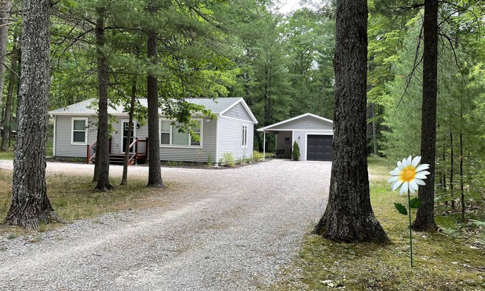 Lewiston House | Quaint & comfy bungalow that sleeps four. A camper is allowed for more people.
